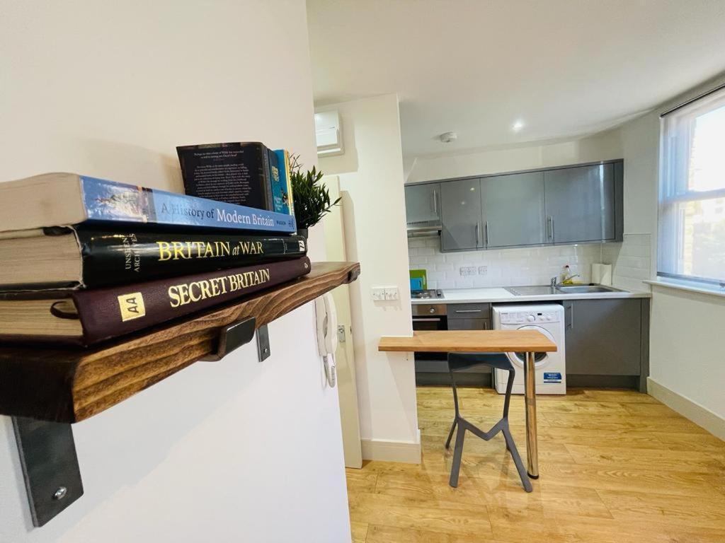 Lovely 2 Bedroom Serviced Apartment In Λονδίνο Εξωτερικό φωτογραφία